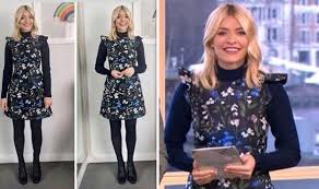 Holly willoughby looked classic and elegant in a black and white monochrome look for presenting itv's this morning. Holly Willoughby Keeps Cosy In Floral Dress And Jumper On This Morning Express Co Uk