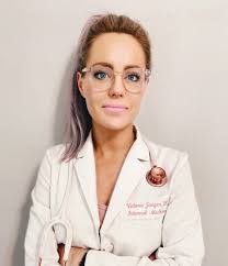 Victoria Jaeger's Instagram, Twitter & Facebook