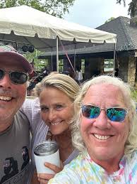 Turned Marc Koenigsberger and Victoria Crane into Jerry bears🫠