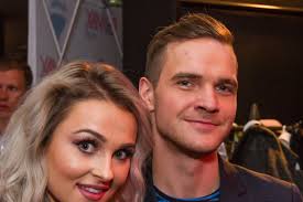 FOTOD JA TULEMUSED: Parimad blogijad pärjatud! Padjaklubi Laura ja Mallukas  skoorisid Eesti Blogiauhindadelt kõige paremad palad