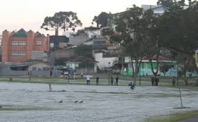 Nesses dias a temperatura mínima fica entre 2ºc e 5ºc. Geada Em Curitiba Nesta Terca Feira Dia Mais Frio Do Ano Veja Imagens Nada Pra Fazer