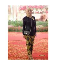 Check spelling or type a new query. 30 Model Kebaya Untuk Orang Gemuk Dijamin Stylish Updated 2021 Bukareview