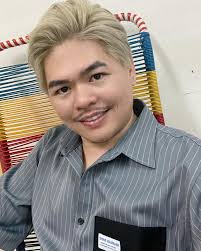 🐰坐着我婆婆坐过的懒佬椅👵🏻 🐰祝各位兔年买保险都顺利㊗️ 🐰不用身体检查直接就生效🍊 🐰跟我一起卖保险的赚大钱💰 #年初一