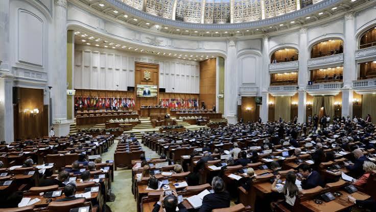 A romániai lakosság fele előre hozott választást szeretne