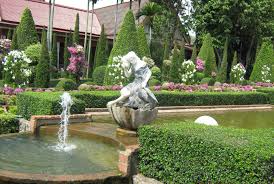 Tumbuhan, semak, pokok, kolam, jalan dan banyak lagi. Gaya Reka Bentuk Landskap Kawasan Utama Dan Ciri Ciri Mereka Negara Mediterranean Mudah Jepun Dan Cina Elegant Tradisional Klasik Moden Itali Rustic Skandinavia Rusia Perancis Dan Hutan
