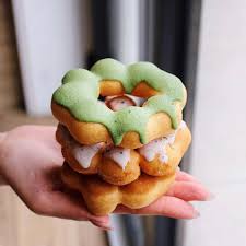 Mochi donuts aka pon de rings are all the rage in japan when it comes to donuts. Automatic Pon De Ring Mochi Donut Making Machine