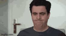 Encuentra las mejores canciones y álbumes de oliver kalkofe, como keine angst (feat. Bastian Pastewka Gif Bastian Pastewka Hand Discover Share Gifs