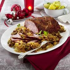 Kasseler Spiessbraten Auf Jagerkraut Rezept Lecker Rezept Rezepte Weihnachtsessen Mit Fleisch Spiessbraten