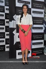 10% cashback & more | verified & tested they have also treated their customers with shoppers stop gift voucher of rs 500 in the past. Neha Dhupia Unveils Shoppers Stops Gift Card Pictures Nowrunning