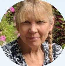 Linda Hoff's Instagram, Twitter & Facebook