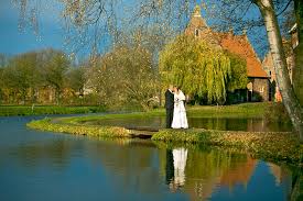 Die geschichte der anlage reicht bis in die anfänge des 12. Hochzeit Am Schloss Raesfeld Foto Bild Erwachsene Mehrere Menschen Menschen Bilder Auf Fotocommunity