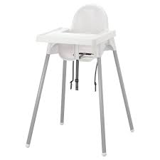 Une fois repliée, elle est ultra compacte, se loge dans de petits espaces et tient debout toute seule pour un rangement fa. Antilop Chaise Haute Avec Plateau Blanc Gris Argent Ikea