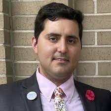 Carlos Estremadoyro's Instagram, Twitter & Facebook