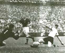 Los dos ganadores de los partidos de semifinales, alemania occidental y hungría. Suiza 1954 El Comienzo De Una Era