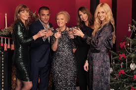 Including much loved recipes, from heavenly roast turkey to delicious boxing day glazed gammon. What Time Is Mary Berry S Christmas Party On Bbc One Who S In The Celebrity Line Up And What Recipes Are They Making