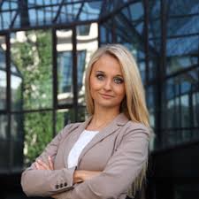 Deutsche bank ag provides corporate banking and investment services. Marianna Schutzendiebel Senior Relationship Manager Private Banking International Deutsche Bank Ag Xing