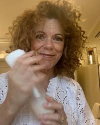 Honestly, the facials when screenshotting from a video 😂 , But these are  snaps are from my Refresh Routine I did this morning, which I’ve just  popped up