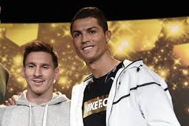 مربی خودرئال گفت مسی بهتر از رونالدوهست.بعدگفت من چند سال رونالدورو تمرین دادم ولی بازم مسی بهتر از رونالدو هست. Ø±ÙˆÙ†Ø§Ù„Ø¯Ùˆ Ø­Ø§Ù„Ø§ Ø±Ø§Ø¨Ø·Ù‡ Ù†Ø²Ø¯ÛŒÚ© ØªØ±ÛŒ Ø¨Ø§ Ù…Ø³ÛŒ Ø¯Ø§Ø±Ù… Ø§ÛŒØ³Ù†Ø§