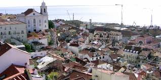 Die burg ​ist die älteste sehenswürdigkeit in lissabon. Alfama Lissabon Tolles Altstadtviertel Reisefuhrer 2021 Karte