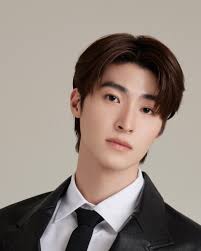 Mark your calendars, renowned Thai Actor Blue Pongtiwat Tangwancharoen is  gracing Paragon with his charming presence at the TOM FORD (01-04 & 02-04)  opening event