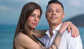 Oronzo e valentina infine hanno augurato ai prossimi protagonisti di temptation island 2019 di riuscire a trovare nel programma tutte le risposte di tutti pensavano che si sarebbero lasciati, anche perché valentina aveva chiuso la storia durante il primo falò. Sentimenti Guidato Da Alessia Marcuzzi Mercoledi 14 Ottobre