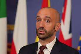 French ministers condemn 'brutal' force used to remove Jewish youths from  flight