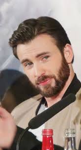 Hey sweetheart, send me a direct message. #chrisevans #picturechallenge  #chrisevansfan