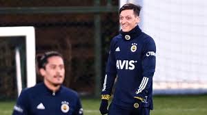 Fenerbahçe, mesut özil'in arsenal'den takım arkadaşı olan dünya yıldızı için harekete geçecek. Mesut Ozil Joins Fenerbahce From Arsenal As He Vows To Be A Gunner For Life Cnn