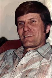 Terry Bench's Instagram, Twitter & Facebook