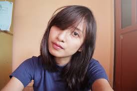 Semua merk tersebut tentunya di sesuaikan dengan fungsi dan tahapan karakteristik rambut pada umumnya, sehingga bukan standar dunia model saat ini. Pertama Kali Cat Rambut Review Revlon Colorsilk Dark Auburn No 31 Keju Basi