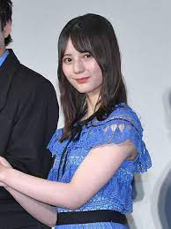 She is an exclusive model for the female fashion magazine seventeen. L2iuyyazcgds M