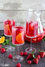 Strawberry Sangria What Better Way To Celebrate Summer With Some Delicious Cocktails Serve These Strawberry Sangria Summer Cocktail Recipes Homemade Sangria