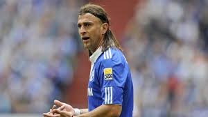 Milan and the sweden national team. Ibrahimovic Haare Prasentiert Ibrahimovic Hier Seine Neue Superyacht Fussball News Sky Sport Weitere Ideen Zu Rote Haare Haare Schone Rote Haare Cobb Sopp