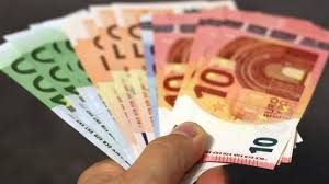 OECD svetuje Golobovi vladi: Izpeljite ...