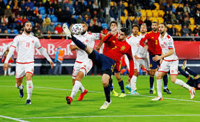 Hà lan rõ ràng là đang có một sự chuẩn bị tương đối tốt cho vck euro năm nay khi ở 10 trận trước khi bước vào giải đấu, họ mới chỉ phải nhận duy nhất 1 thất bại tổng hợp những thông tin vừa đưa ra, chuyên gia soi kèo bóng đá đêm nay nhận định khả năng thăng kèo của đội chủ nhà là rất sáng. Nháº­n Ä'á»‹nh Bong Ä'a Ha Lan Vs Tay Ban Nha 02h45 Ngay 12 11