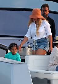 Jun 05, 2021 · tom tugendhat: Beyonce Legion On Twitter Beyonce Jay Z Rumi Blue Ivy W Twitter Ceo Jack Dorsey In The Hamptons Aug 24th