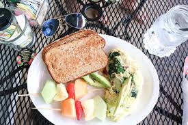 The major periods correspond to the lunar transit (passage of the moon over the meridian) and the opposing lunar transit and last approximately 2 hours. Pin On Dining In Paradise