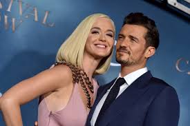 From golden globes flirting to a pregnancy announcement. Katy Perry Teilt Zu Orlando Blooms Geburtstag Seltene Parchenfotos Mit Dem Brillanten Vater Von Tochter Dove Vogue Germany