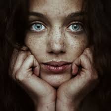 Portrait photos look best if the eyes are in sharp focus. 43 Best Portrait Photographers Famous Modern Portrait Photographers You Should Know