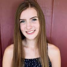 Amanda Bevis's Instagram, Twitter & Facebook