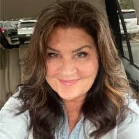 Lisa Grainger's Instagram, Twitter & Facebook