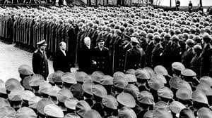 November 1955 erhielten die ersten 101 freiwilligen in einer bonner kaserne ihre ernennungsurkunden. 65 Jahre Bundeswehr Modernisierungsbedarf Bei Der Bundeswehr Swr Aktuell