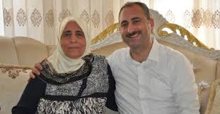 Siyasi ve güncel konularda yazı çalışmaları da bulunan gül'ün; Son Dakika Adalet Bakani Abdulhamit Gul Un Annesi Saliha Gul Kovid 19 Nedeniyle Vefat Etti Takvim