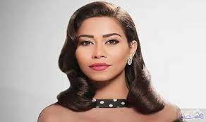 الجمهور ينتظر singer celebrity news choker necklace