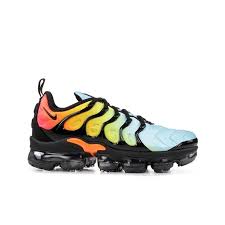 The Nike Vapormax Plus Is A Hybrid Sneaker That Pairs The Nike Air Max Plus Upper With A Nike Vapormax Cushioni Nike Air Shoes All Nike Shoes Nike Air Max Plus