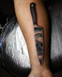 Con dos cuchillos especiales de queso sistema magnético/ correa de cuero.o accesorio adecuado: Cuchillo De Cocina Metalico Para Hombre 3d Con El Craneo Del Tatuaje De Reflexion Tatuajes Antebrazo Tatuaje De Cuchillo Disenos De Tatuajes Para Hombres