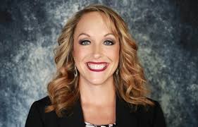 Deanna Mclaughlin's Instagram, Twitter & Facebook