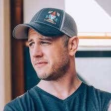 Luke Bott's Instagram, Twitter & Facebook