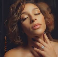 Whoever colored Ivori's wig did that! 😍🎨 It's so cute and the color is  poppin'! 💁🏽‍♀️🔥💅🏽🌈❤️ #fypシ゚viralシfypシ゚ #fypageシ #MustWatch2025  #baddiesnews #baddiesafrica #explorepage #bigivori #ivori #weloveivori  #MustSee #wigs #colorfulwigs ...