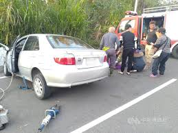 台南西濱公路車禍事故 accident at west coast highway in tainan,taiwan. å°å—å¸‚å°20ç·šè‡ªå°å®¢è»Šç–'è‡ªæ'ž2æ­»1å'½å± ç¤¾æœƒ é‡é»žæ–°èž ä¸­å¤®ç¤¾cna
